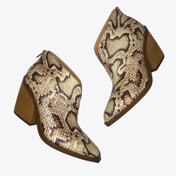 Vince Camuto Leather Women’s Ankle Boots -Size: 7M - Picture 16 of 17